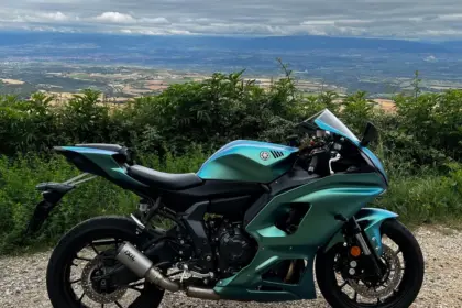 Yamaha R7