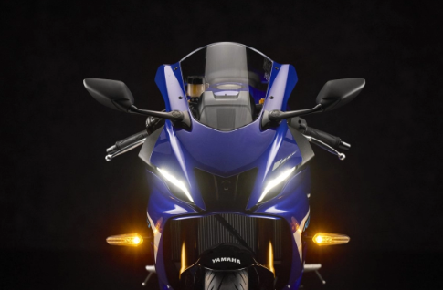 Yamaha R7