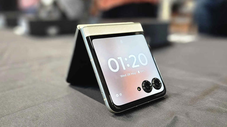 motoAI + Gemini AI – Now on External Display too!